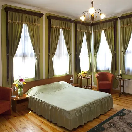 бела Отель 3*
